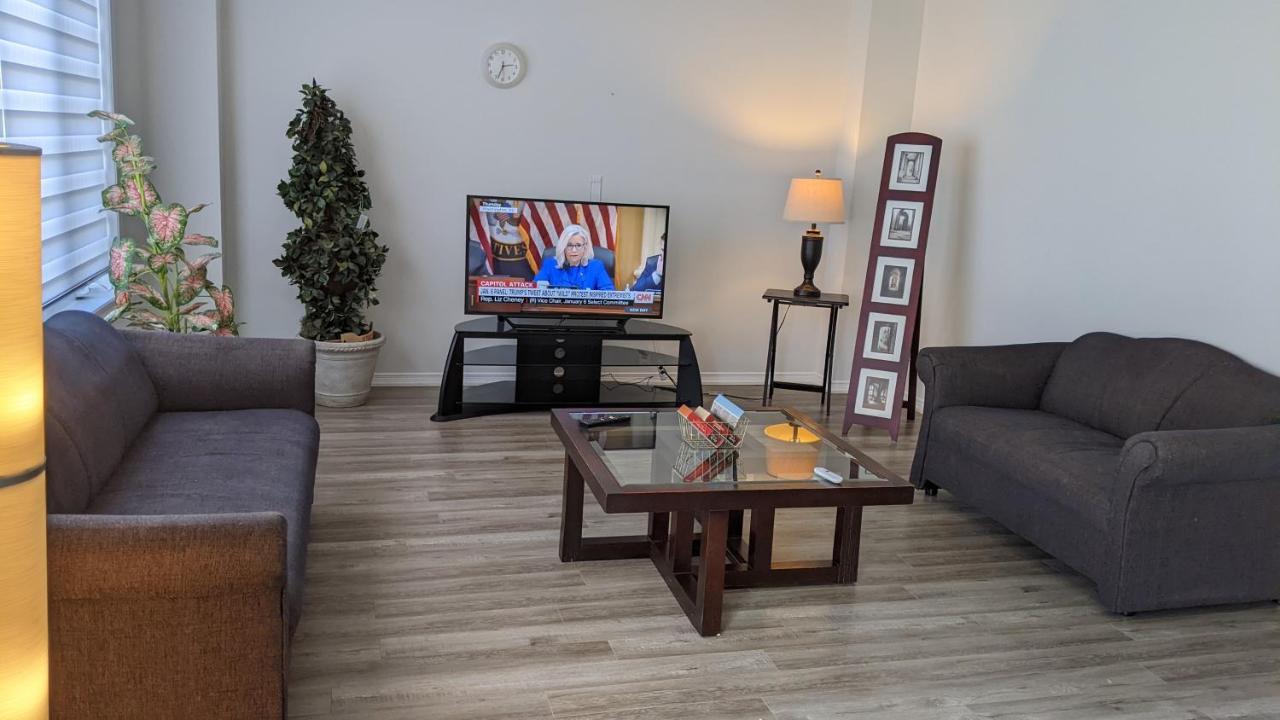 The Warm Welcome Suite Thorold Esterno foto