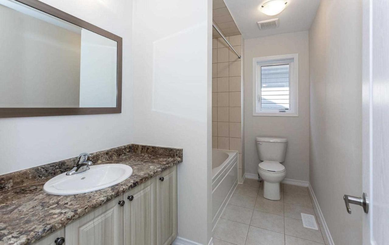The Warm Welcome Suite Thorold Esterno foto